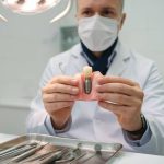 Implant dentaire : ce qu'il faut savoir