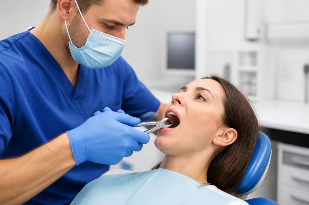 Arracher une dent prix : combien coûte une extraction dentaire ?